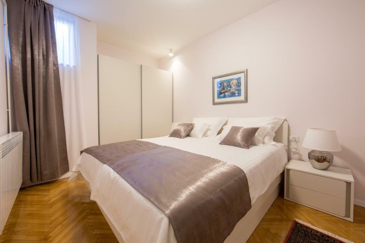 Melody M Apartment With Private Pool スプリト エクステリア 写真