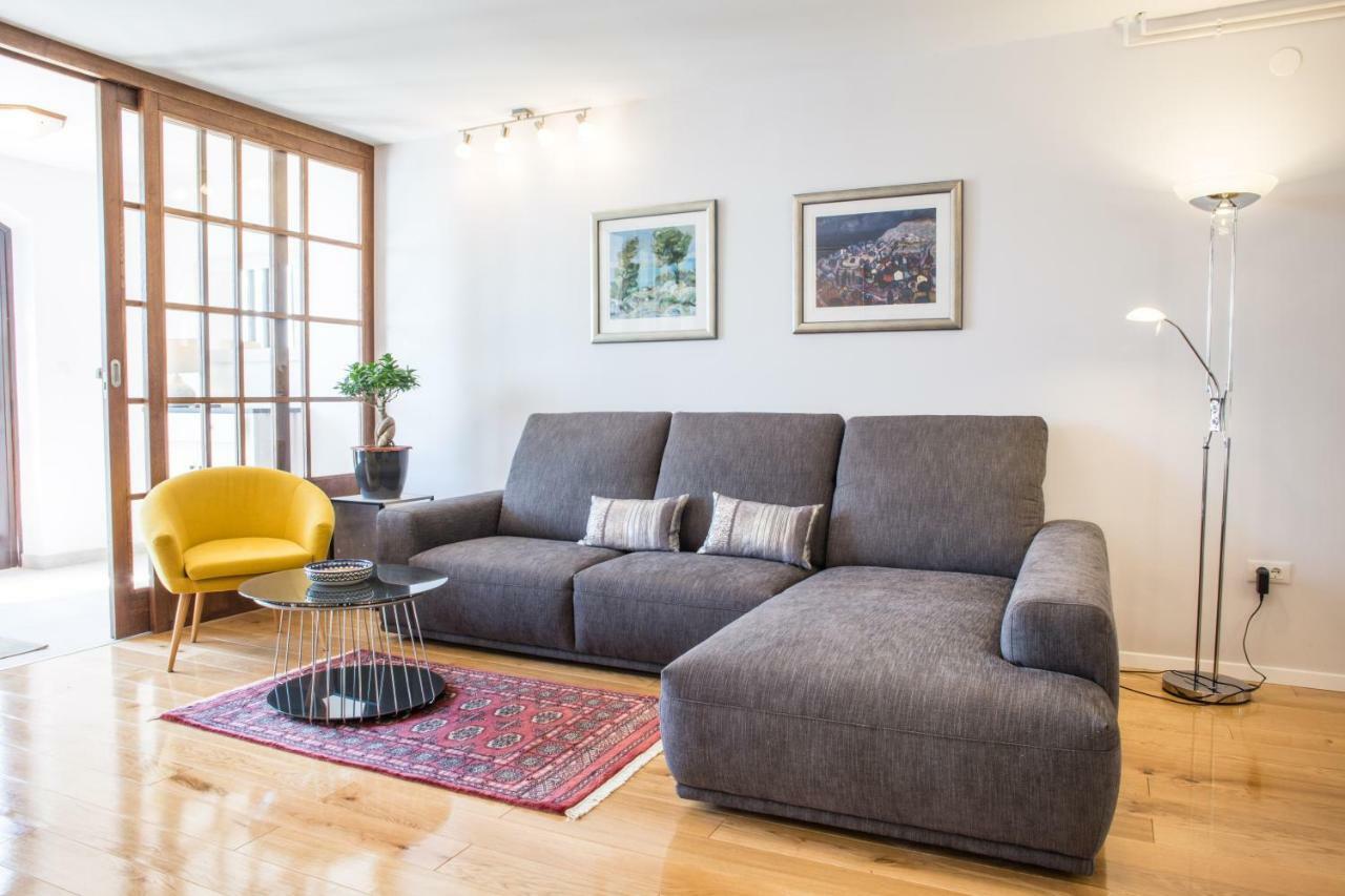 Melody M Apartment With Private Pool スプリト エクステリア 写真
