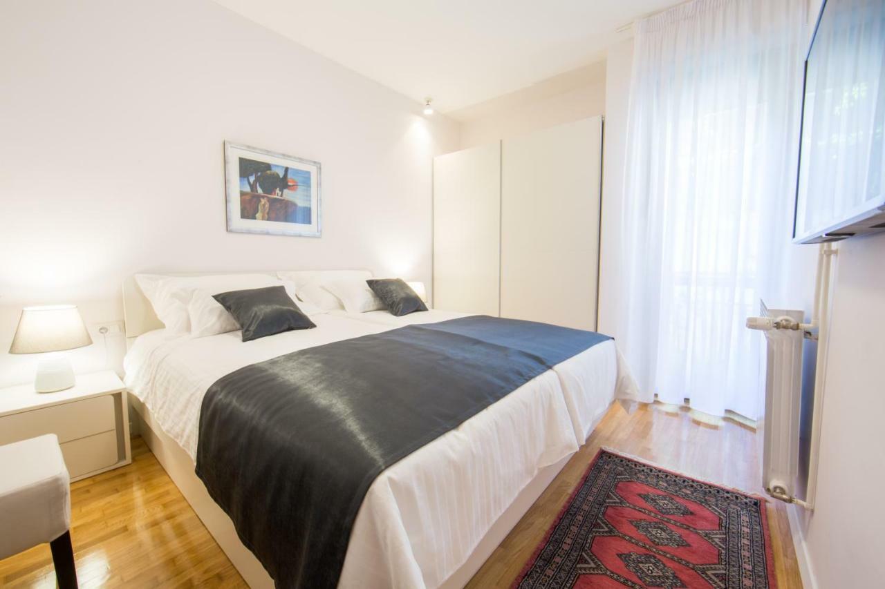 Melody M Apartment With Private Pool スプリト エクステリア 写真